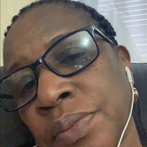 Meet your Posher, Joyce